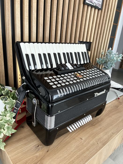 Acordoen Parrot cu 60 de basi ca nou