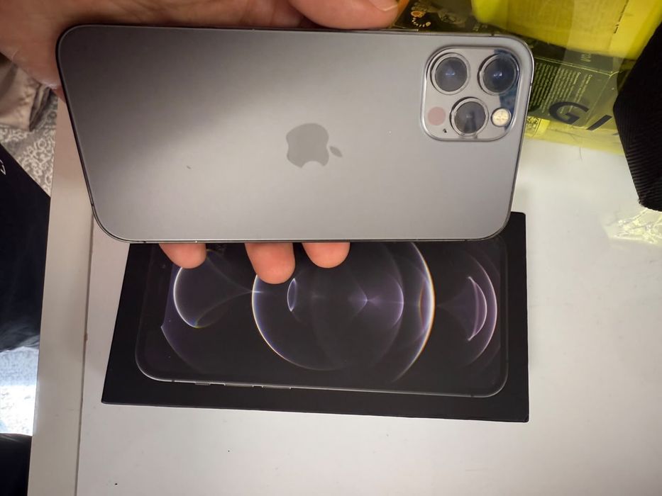 Б/у. iPhone 12 pro. Недорого.