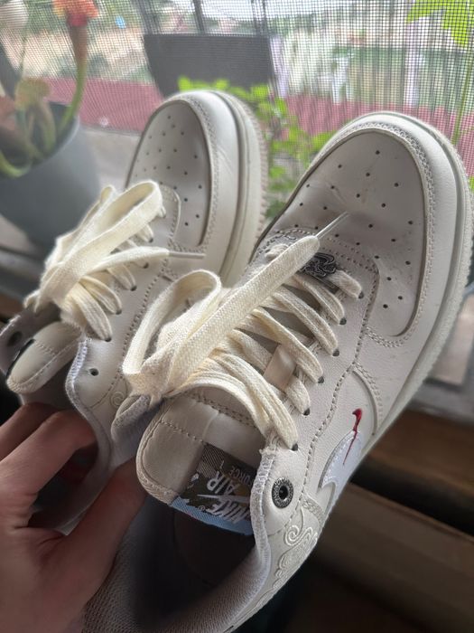 Nike Air Force 1, размер 39, цвят екрю, специално издание „Годината на дракона“