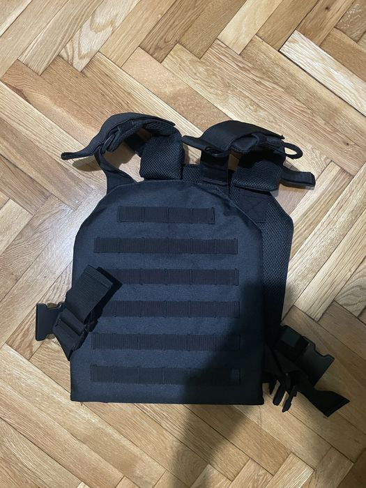 Vesta tactica usoara , cu buzunare pentru incarcatoare airsoft