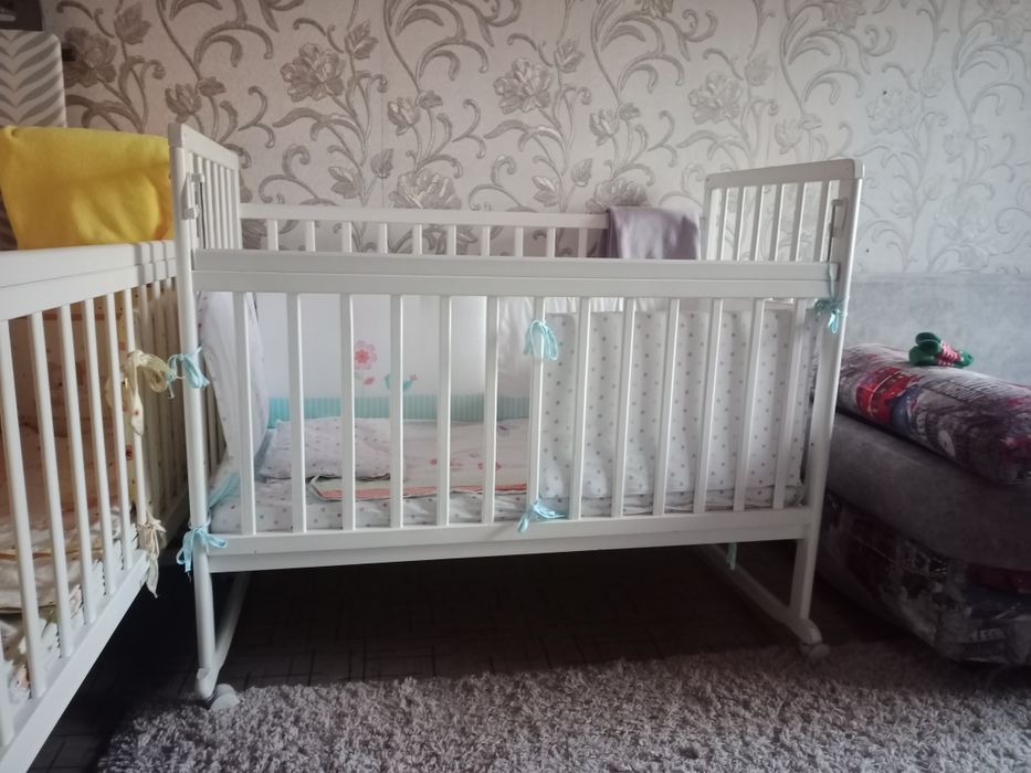 Продам детскую кроватку с матрасом