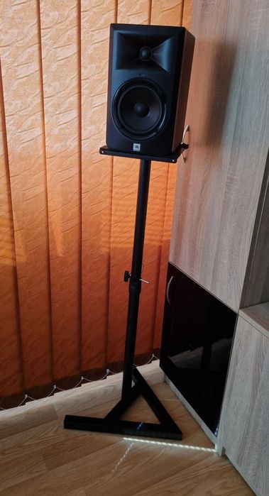 Boxe de studio JBL LSR 305 plus stative.
