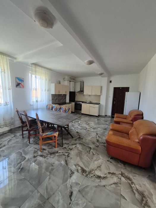 Inchiriez apartament cu 4 camere, Brasov, zona centrala