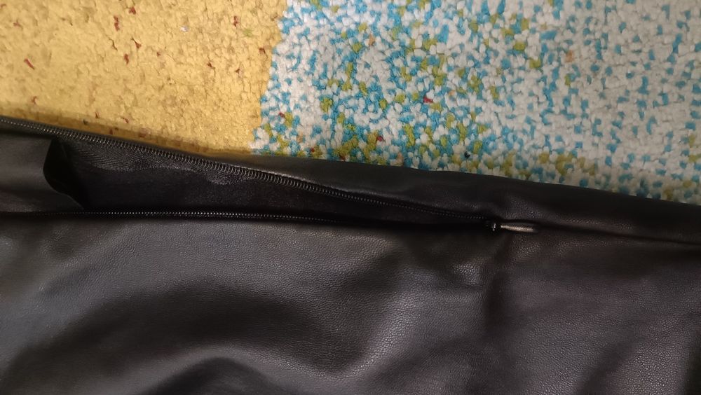 Две  кожени поли размер 42/L