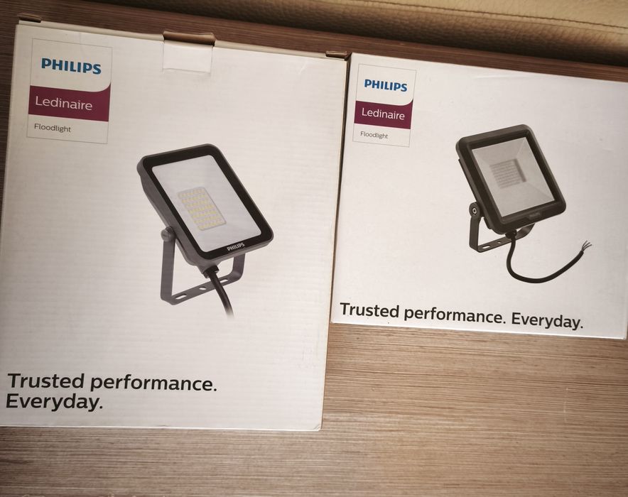 Чисто нови Led прожектори Philips Ledinaire с мощност 50 и 27 W -2 бр