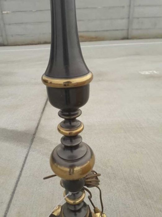 Veioza de podea din bronz