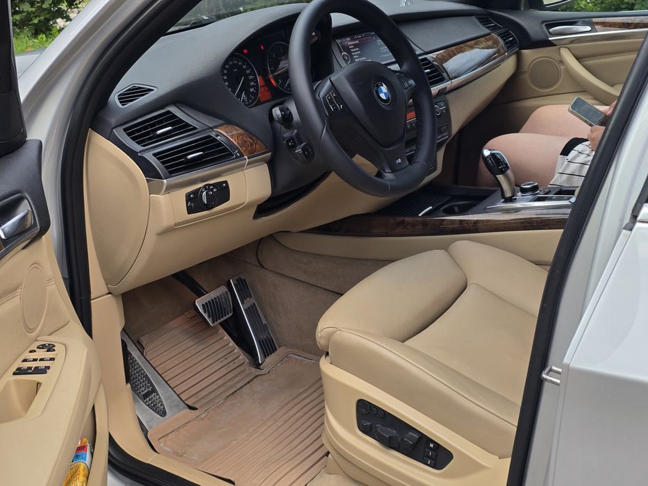 Bmw X5 M pachet FULL, Euro 5, 3.0d 245cp, An 2011, Soft close uși, keyles Go/ entry, proprietar, Mașină este Impecabilă