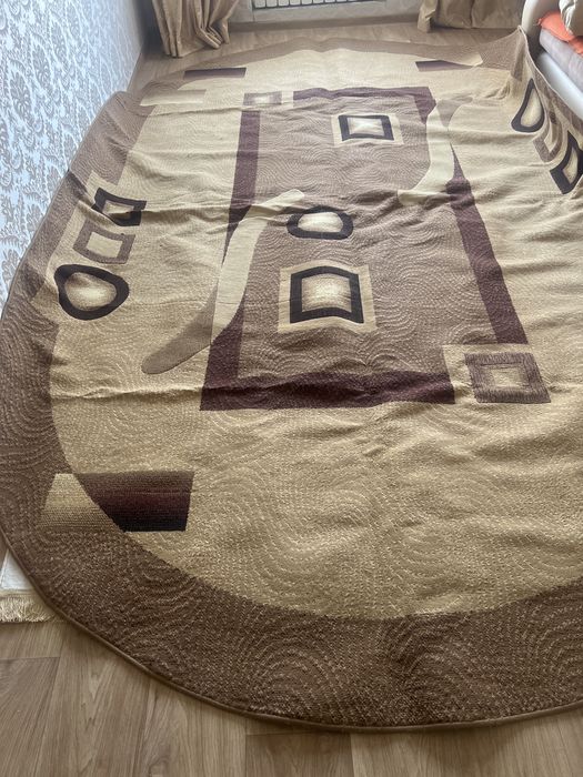 Продам ковер овальный 2,5 на 4