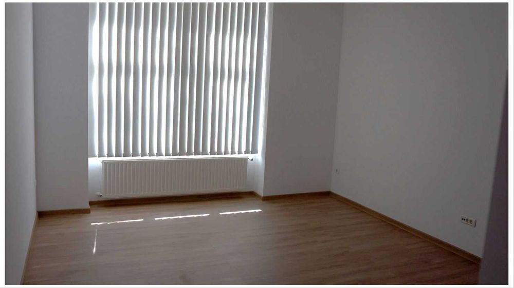 Apartament cu 7 camere pe 2 nivele + o garsoniera