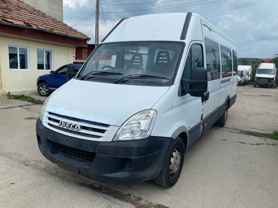 DEZMEMBREZ PIESE Iveco DAILY 4 2,3 HPI 35 S12 35 S14 BUS 8+1 LOCURI euro 4 2007