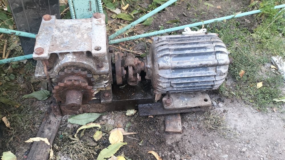 Электродвигатель редуктора