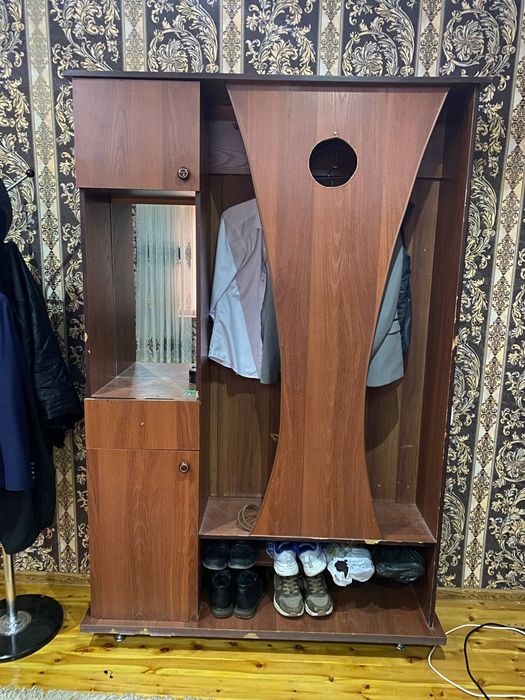 Прихожая полка для обуви