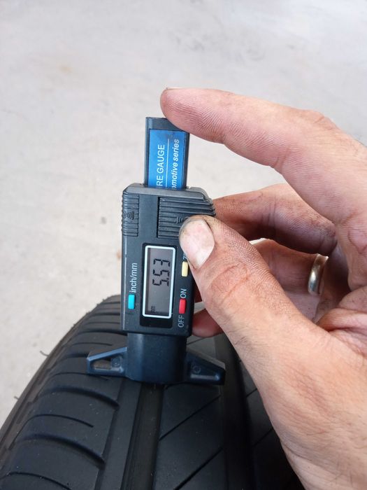 2 летни гуми R18 215/50 Bridgestone Turanza T001 92W с борд