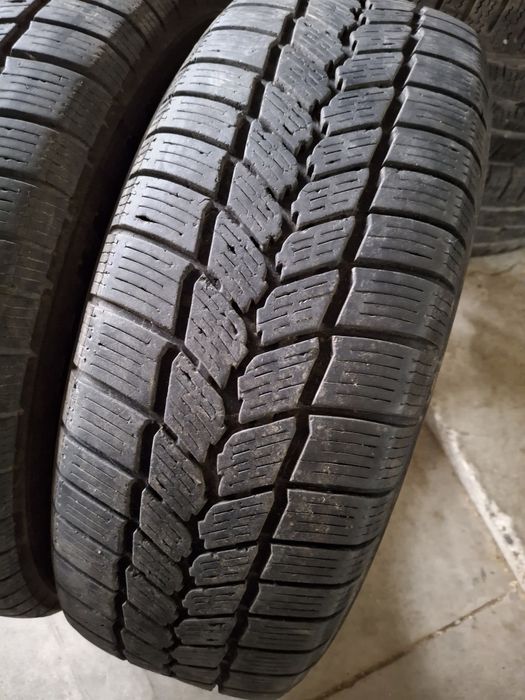 2 Anvelopele de iarnă 205 65 r15C Michelin