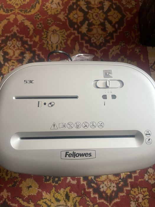 Distrugator de documente Fellowes 53C