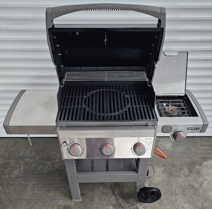 Газово барбекю WEBER