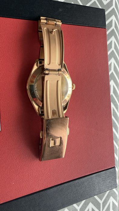 Часовник Tissot, дамски