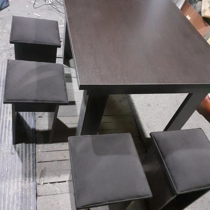 Кухонные столы и табуретки