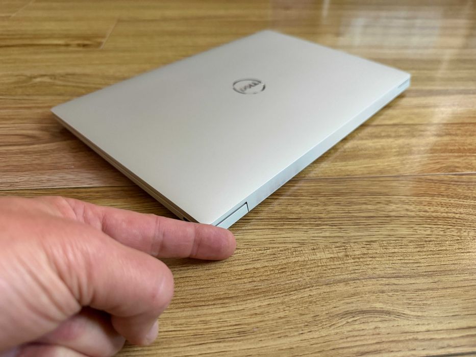 4k UHD+ Touch Dell XPS 9320`Core i7 1260P 16GB LPDDR5 512GB NVMe Като Нов