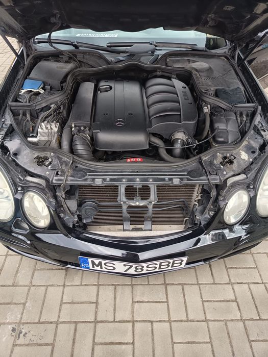 Mercedes-Benz E-class W211