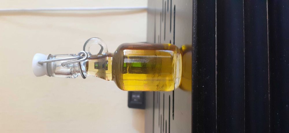 Масло от кайсиеви ядки - 100 % натурално-55 лв/л. – Apricot kernel oil