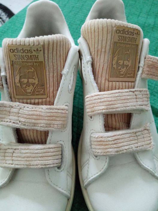 Adidași fete mărimea 32