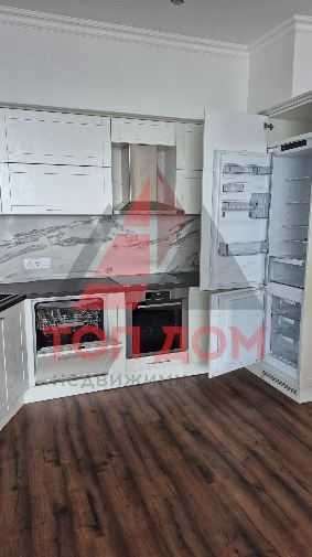 Дава се под наем Двустаен апартамент в Варна, Гръцка махала - 120 кв.м за 1320 € - Снимка #1