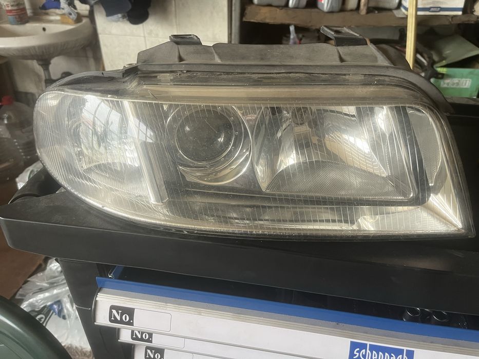 Фар Ксенонов за Ауди а4 б5