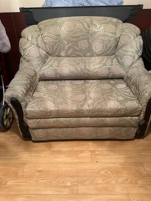 Продается мини диван в хорошем состоянии