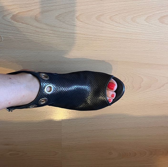 Дамски сандали естествена кожа