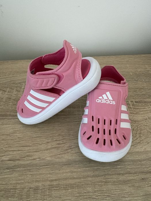 Сандали адидас слагами само веднъж без никсква забележка