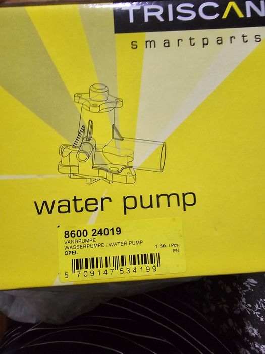 Vand pompa apa noua doar cutia desfacuta