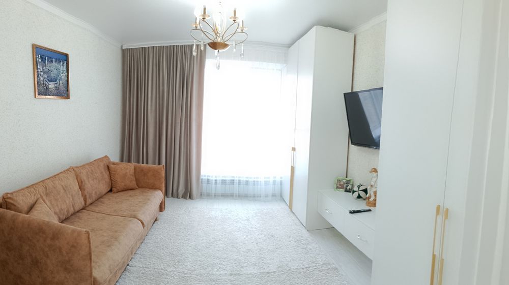 Продам 2 ком кв 105 м2 в микрорайоне Женис