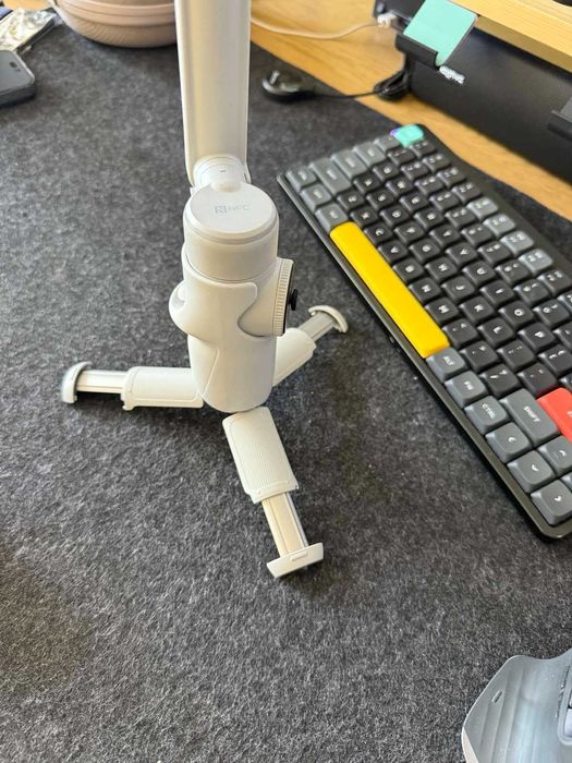 Insta360 Flow Pro + Подарък магнитен държач за телефон