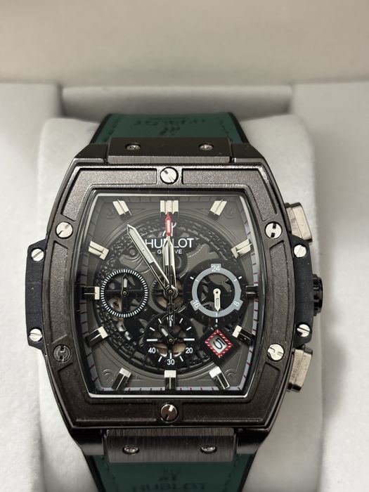 Часы HUBLOT  новые