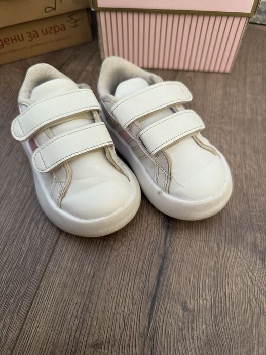 Обувки за момиче 21-22 н.