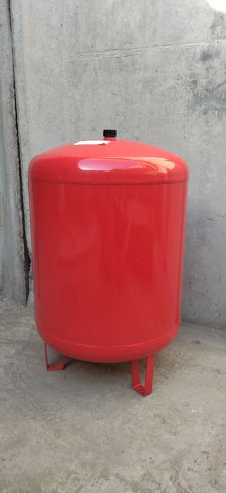 Новый по цене б/у Расширительный мембранный бак Flamco Flexcon R 110/1