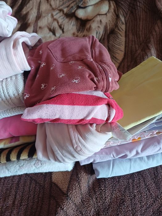 Цял лот с одеяла,чаршафчета и  пеленки