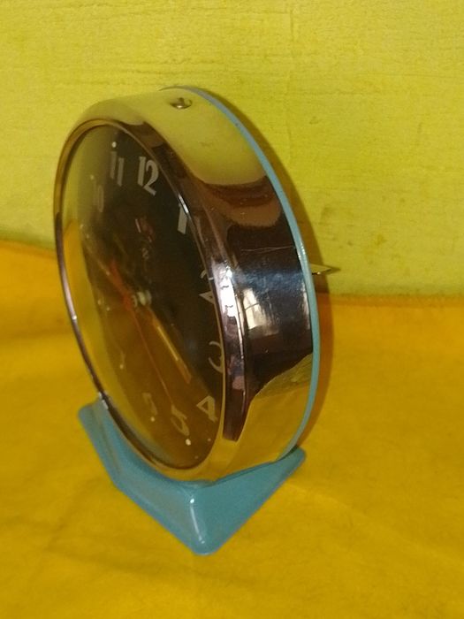 Стар Китайски настолен часовник , будилник  Polaris