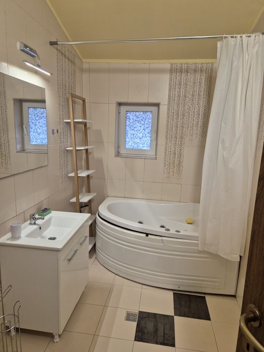 Închiriere apartament 3 camere 60mp.400€+garantie