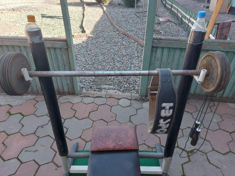 Продам тренажор  для жима-штанга