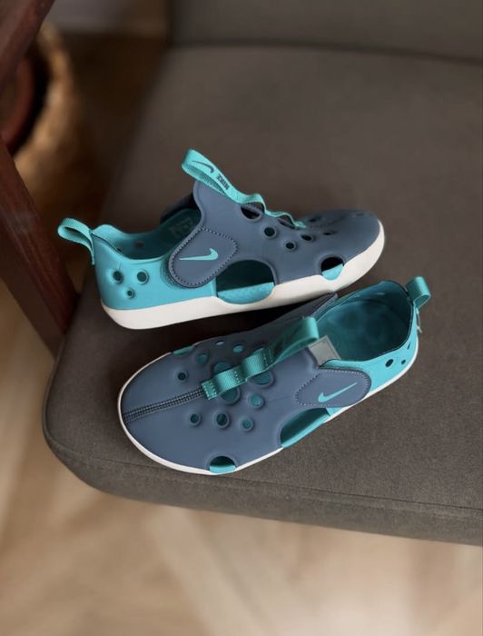 Продам новые детские сандалии Nike Sunray Protect 4