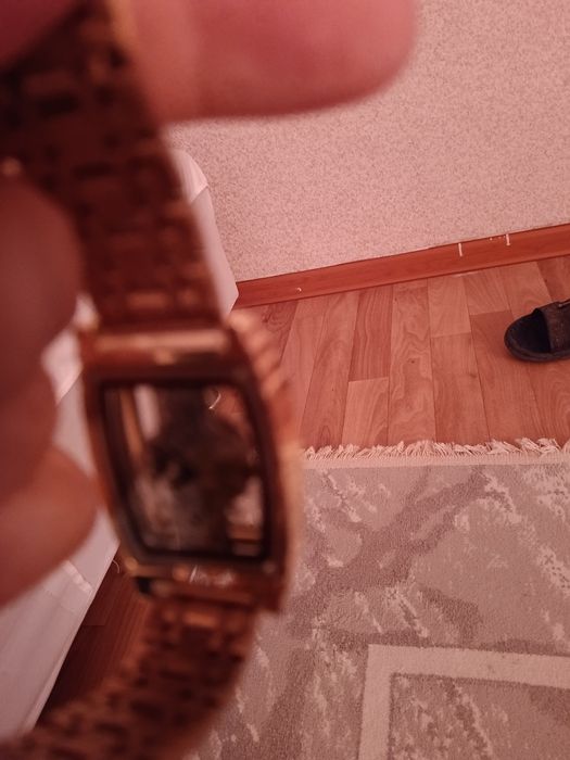 Продам часы кварцевыйе