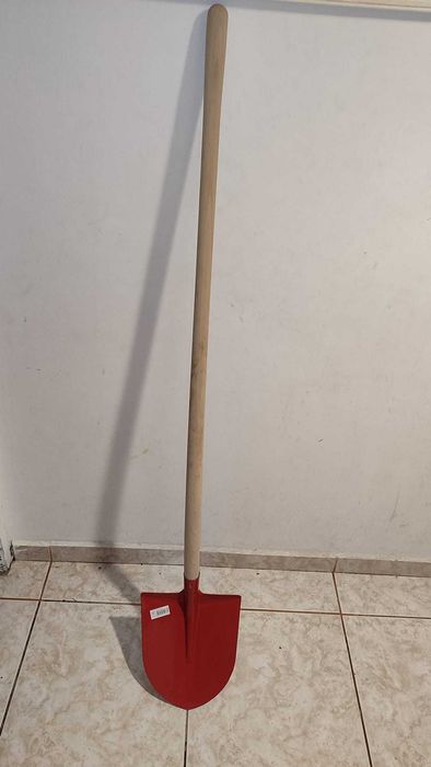 lopata cu coada lemn