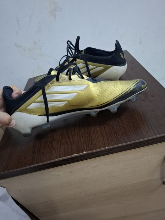 Ghete de fotbal F50 Messi AFG elite auri