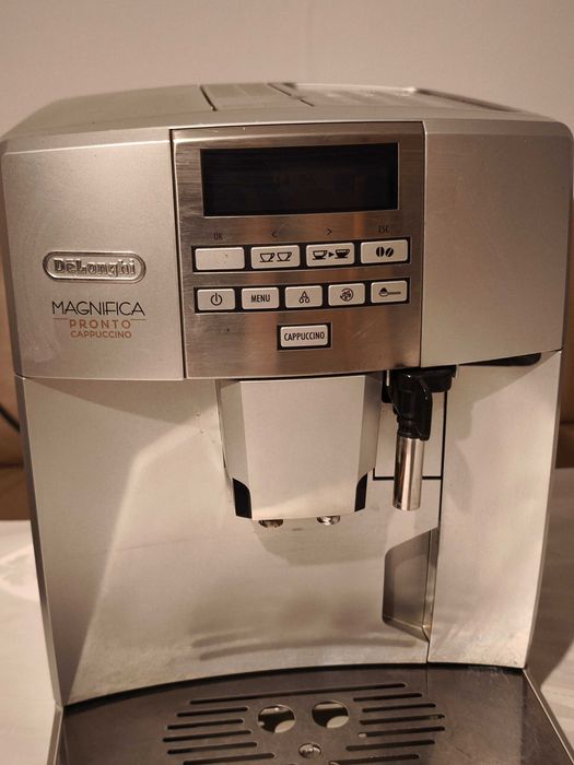 Aparat de cafea DeLonghi