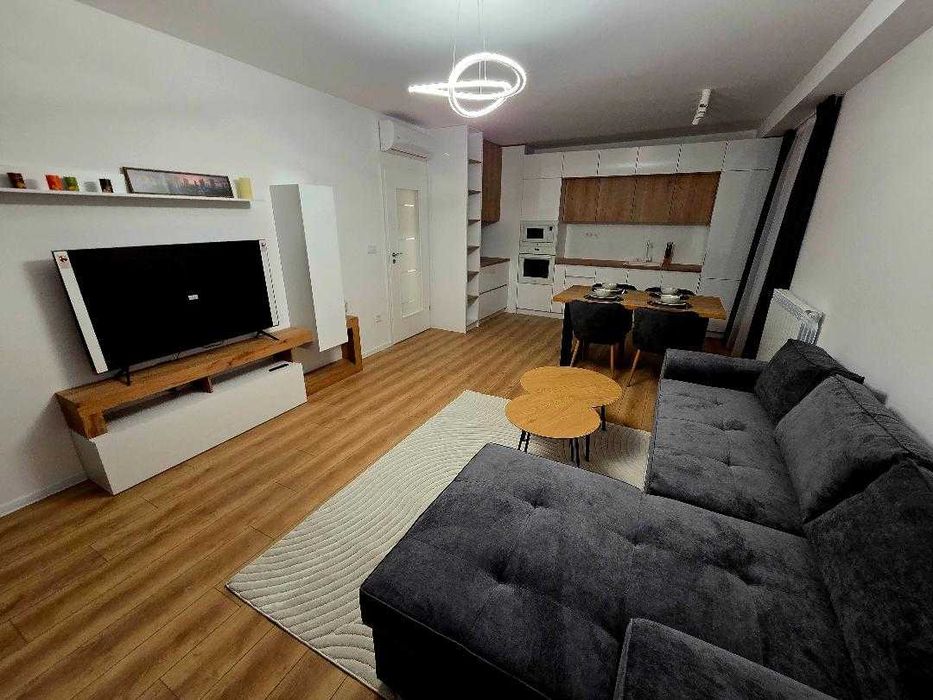 Нов напълно обзаведен тристаен апартамент под наем