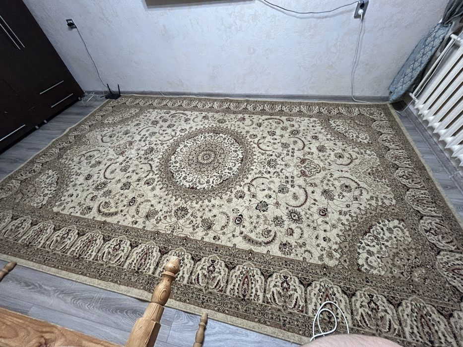 Отдам шерстяной ковер