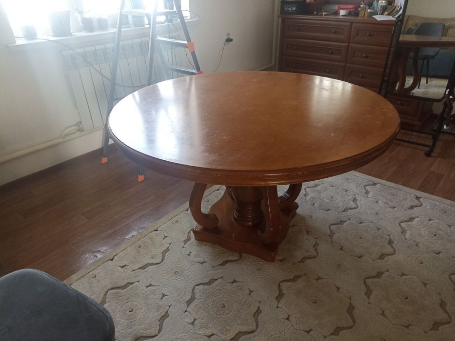 Продам Стол круглый