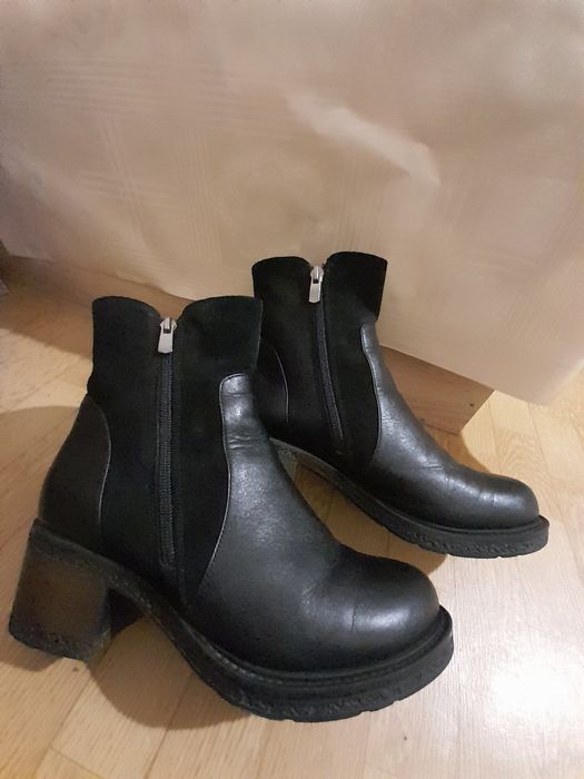 Боти от естественна кожа